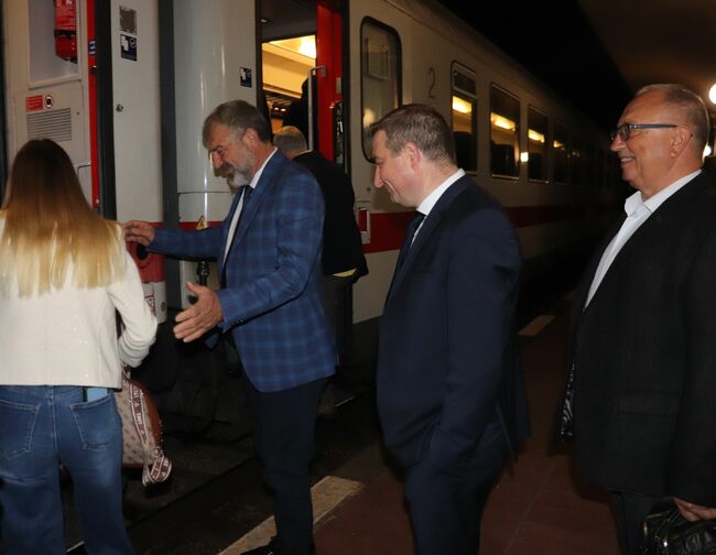 Областна администрация Русе: От днес „Синият Дунав“ се движи между Русе и София с четири от новите немски вагони