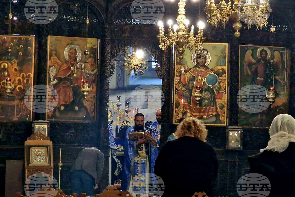 Архиерейският наместник Боян Кочев призова за скромност и смирение в катедралния храм "Успение Богородично" в Пазарджик