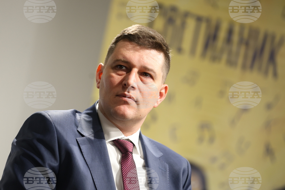 Инициатива за даряване на училищни химни „Светилник“ - четвърто издание  - Милен Митев