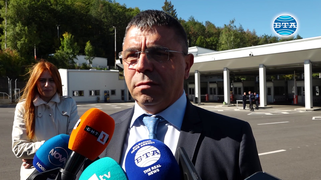 По план върви националната полицейска операция във връзка с нарушения на изборния процес, каза министър Атанас Илков