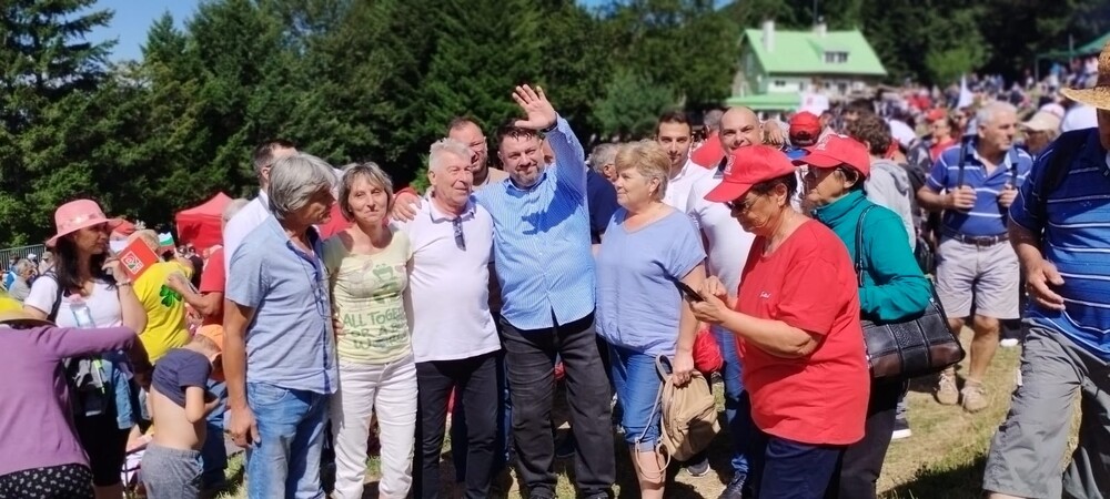 Зафиров към възрастните хора: Прекланяме се пред вашия достоен принос за България 