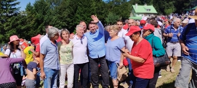 Зафиров към възрастните хора: Прекланяме се пред вашия достоен принос за България 