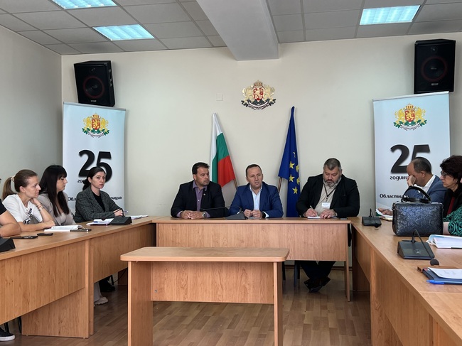 Областна администрация Благоевград: Областният управител Георги Динев проведе среща с ръководството на РИК-Благоевград и отговорните институции във връзка с изборите за Народно събрание