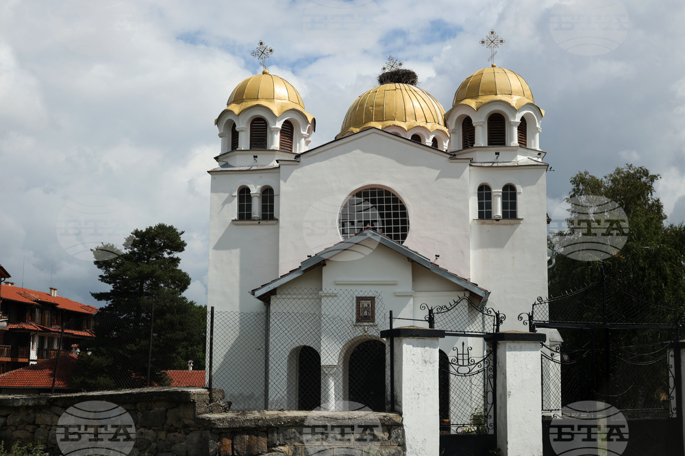 В самоковско село отбелязват свети Харалампий с освещаване на мед и обредни хлябове