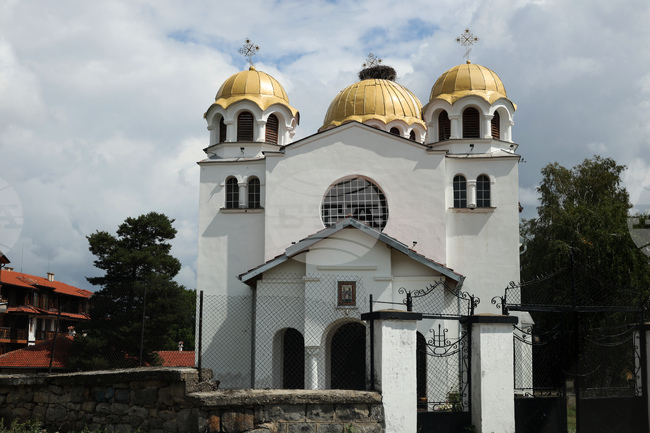 В самоковско село отбелязват свети Харалампий с освещаване на мед и обредни хлябове