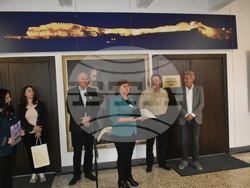 Снимка: Община Ловеч - Кметът на Ловеч връчи на генерал-майор Красимир  Кънев почетен медал