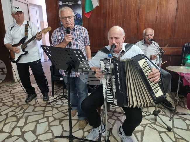 Кърджали - Международен ден на възрастните хора - пенсионерски клуб