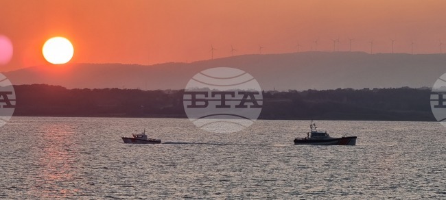 Кораб, отплавал от България, аварира в Дарданелите