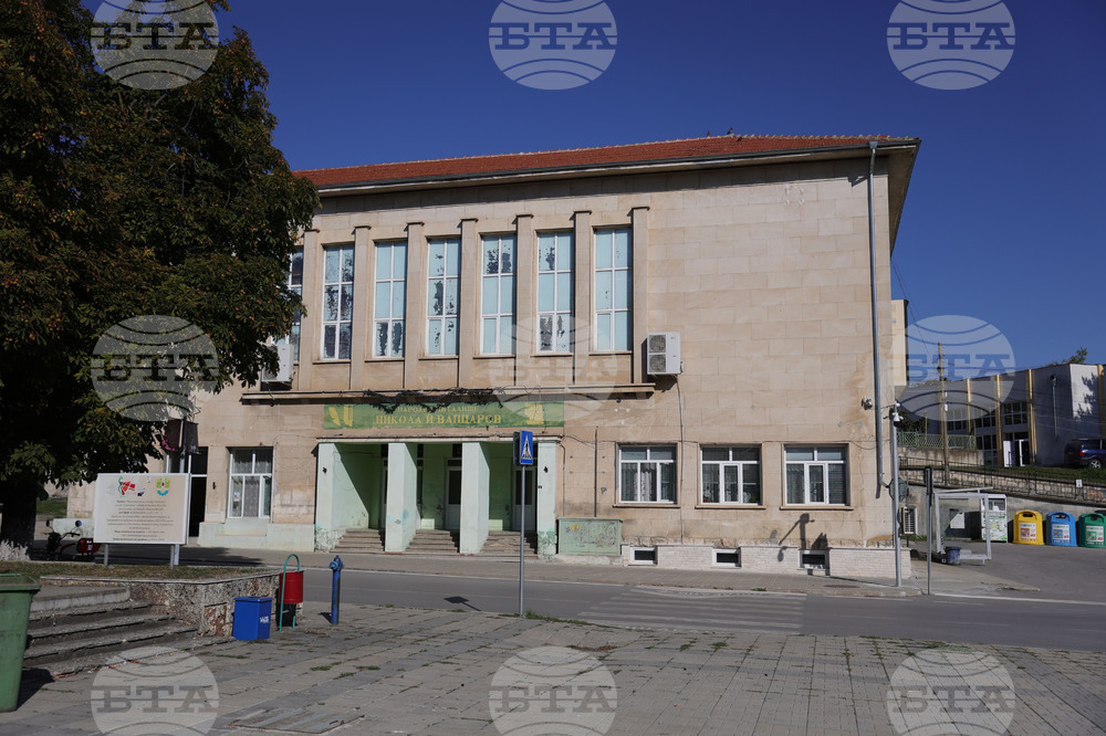 В около 60 контейнера ще се събират биоразградими отпадъци във Ветово, съобщи кметът д-р Мехмед Мехмед