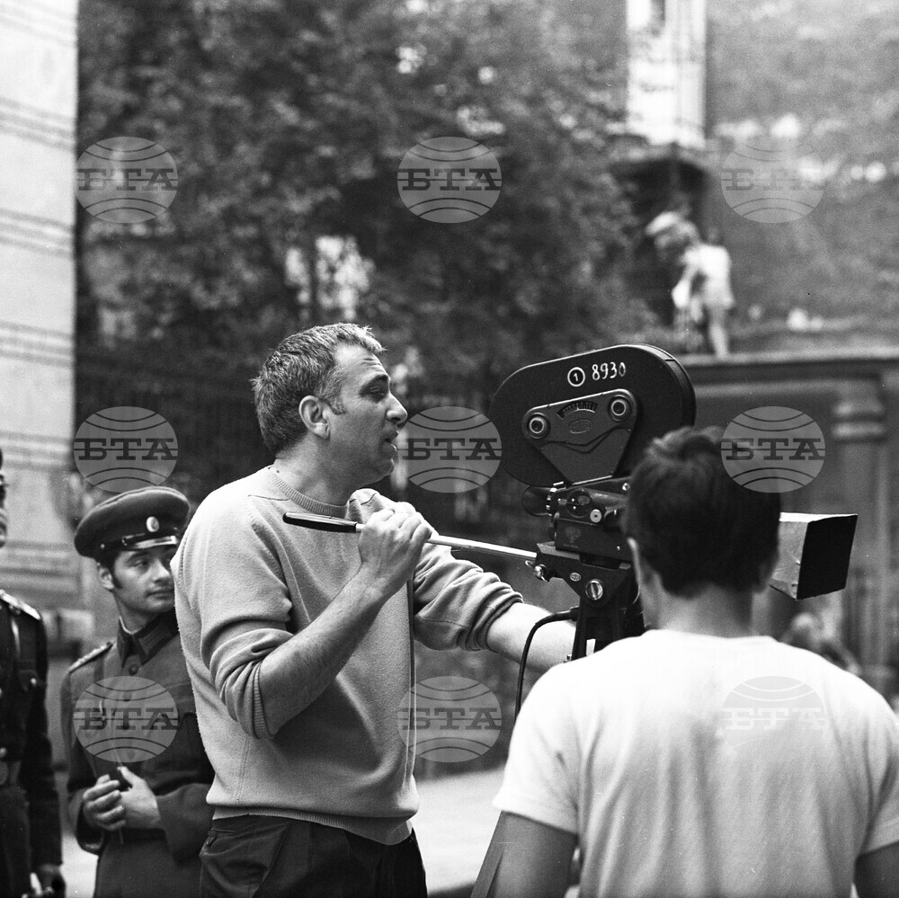 Синът на популярния в България сръбски актьор от филма "Крадецът на праскови" е уволнен заради подкрепа на протестиращите студенти