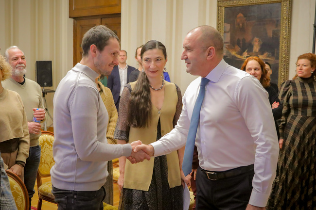 Румен Радев: Независимо от проблемите актьорският състав на Народния театър е сплотен и получава признанието на публиката