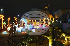 Парк "Възраждане" - атракция - светещи инсталации