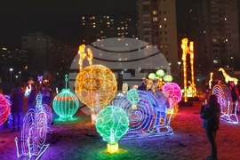 Парк "Възраждане" - атракция - светещи инсталации