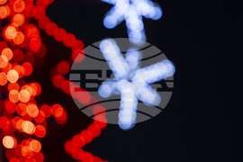 Статуя на София - празнично осветление - новогодишна украса