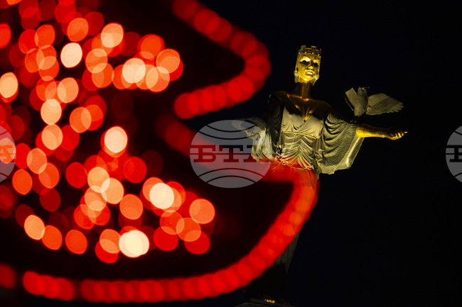 Празнично осветление - новогодишна украса