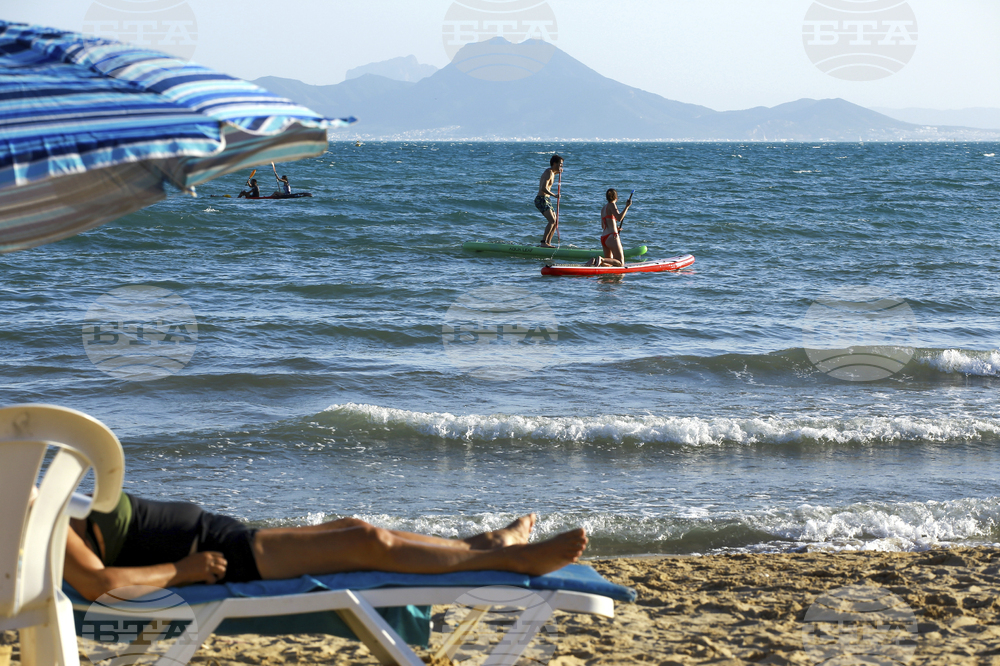 Икономиката на Тунис отбелязва лек ръст, движена от селското стопанство