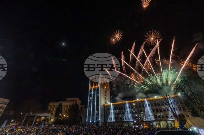 Жители на Габрово първи изпратиха старата 2022 година