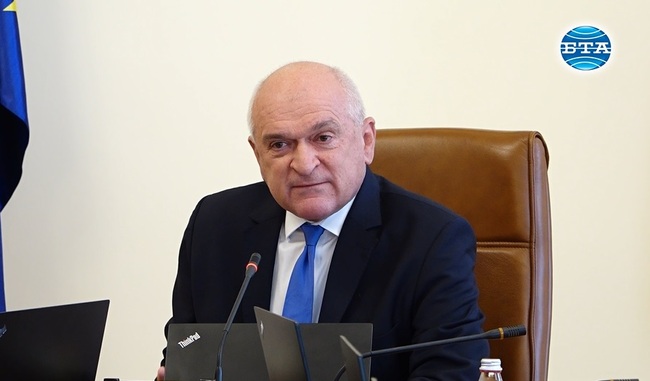 Евакуацията на българските граждани от Бейрут е добър пример за взаимодействие на институциите, заяви служеният премиер Димитър Главчев