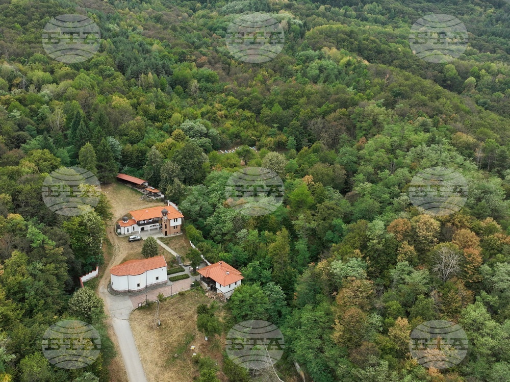 Good Mountain Hiking Condition on Monday 