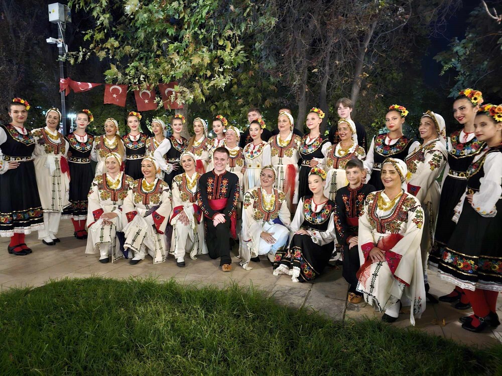 Община Стара Загора: Клубът за народни танци „Загорци“ събра овации и грамоти на международен фолклорен фестивал в Бурса