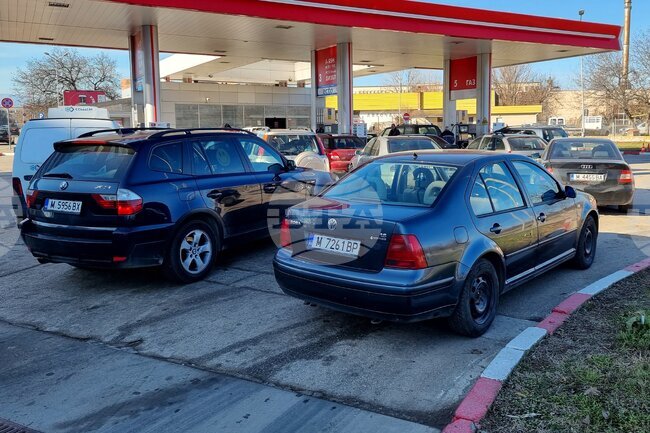 Монтана - бензиностанция - коли - гориво