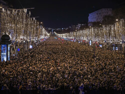 APTOPIX France New Year