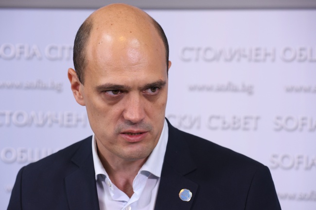 Запорирането на сметките на "Топлофикация София" е прибързано и необмислено решение, смята общинският съветник Пламен Данаилов