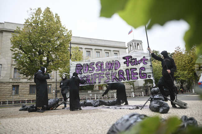 АФП: Войната в Украйна, "руските къщи" и берлинската бюрокрация