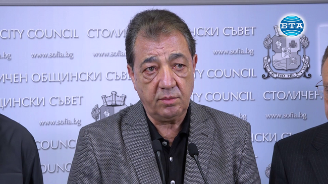 Необходимо е държавата незабавно да изплати парите, които дължи на градския транспорт на София, заяви Вили Лилков в Столичния общински съвет