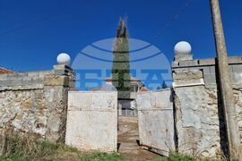 Село Винарско - наркотични вещества - оранжерия