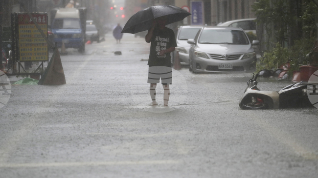 Деветдесет и пет души пострадаха от наводнения в Тайван