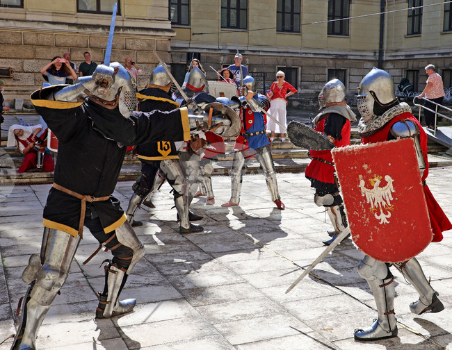  Варна - Средновековен фестивал „Рицарите в музея"
