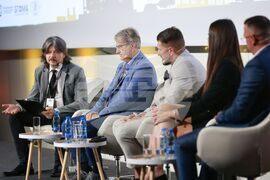 Конференция - строителство и инвестиции - първи дискусионен панел