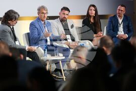 Конференция - строителство и инвестиции - първи дискусионен панел