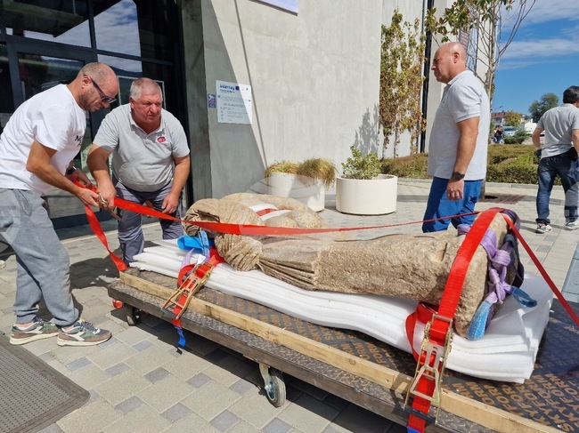 Втората скулптура, открита при разкопките в Хераклея Синтика, ще бъде транспортирана този месец до НАИМ-БАН 