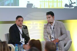 Конференция - строителство и инвестиции - първи дискусионен панел