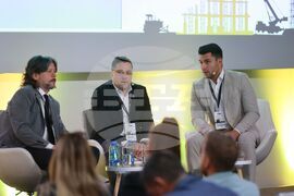 Конференция - строителство и инвестиции - първи дискусионен панел