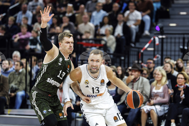 Андреас Обст от Байерн Мюнхен подобри рекорда по тройки в баскетболната Евролига при успеха срещу Барселона