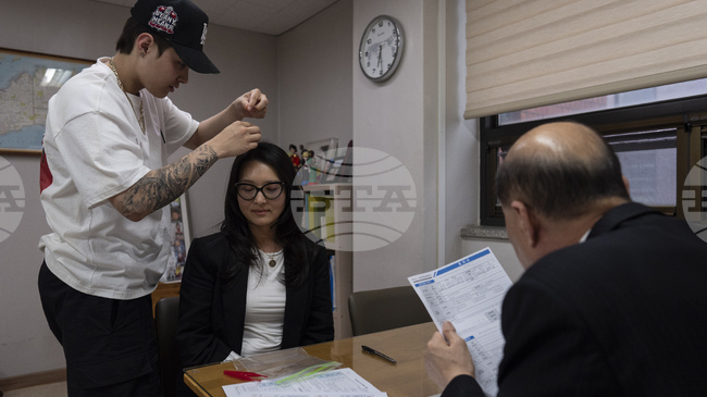 Проби от коса могат да помогнат за оценка на стреса при деца с аутизъм, установиха учени