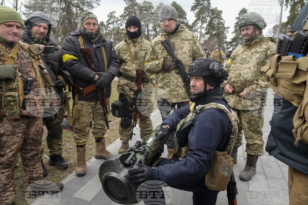 Членове на Националната гвардия на Русия са задържали в украинската Херсонска област над 400 души