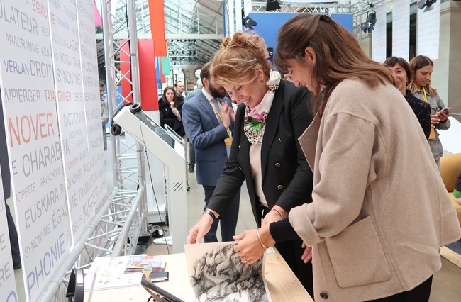 Вицепрезидентът откри изложбата „Древните съкровища на България“ в селището на Франкофонията в Париж