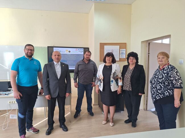 Община Ловеч: В СУ „Тодор Кирков“ започнаха дейностите по проект за придобиване на нови знания и умения за 3D числови симулации