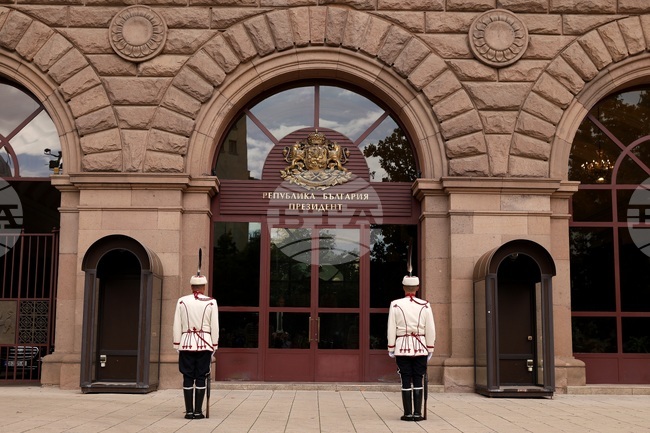 Президентът Румен Радев изрази съболезнования на семейството и близките на режисьора и писател Мая Вапцарова
