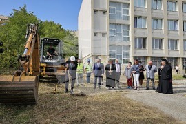 Русе - физкултурен салон - първа копка