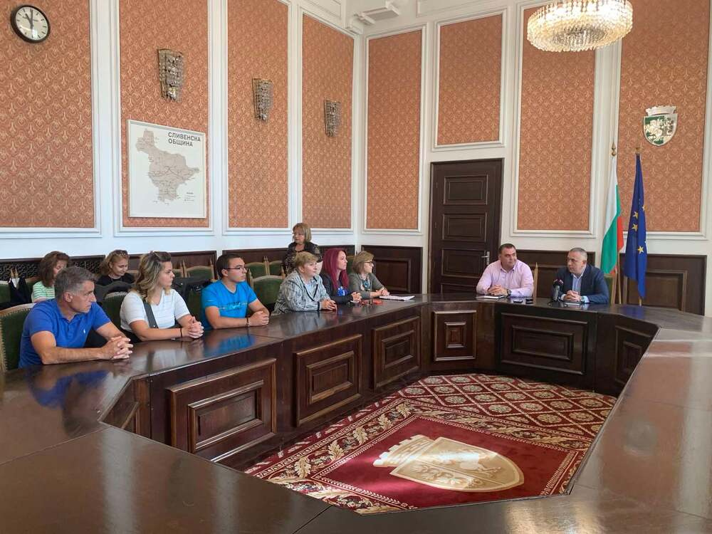 Община Сливен: Обсъдиха проблемите с водоподаването в Крушаре на среща в Общината