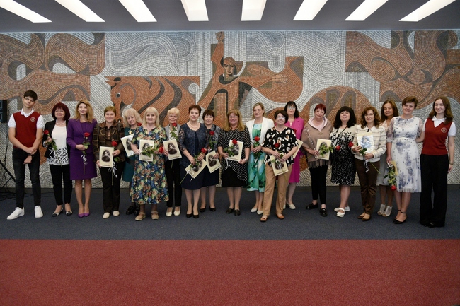 Община Сливен: В навечерието на Международния ден на учителите – 5 октомври, Общината събра носители на наградата „Аргира Жечкова“