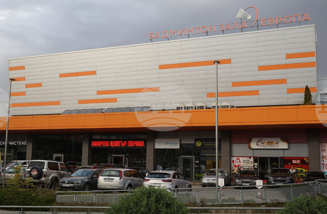 Българските бадминтонисти провеждат усилена подготовка в столицата преди Световното първенство в Париж