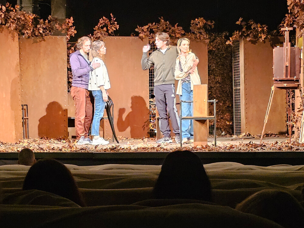 Сдружение "Избери България": Млади хора посетиха открита репетиция в Малък градски театър "Зад канала"