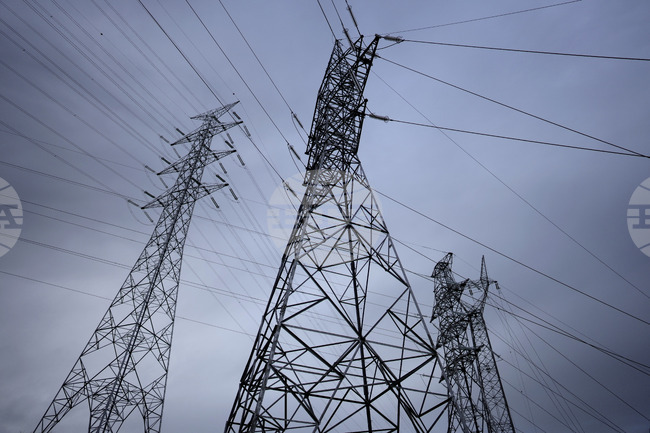 Икономически по-ефективно е да се разчита на пазарните сили за постигане на климатичните цели вместо на забрани, според анализ