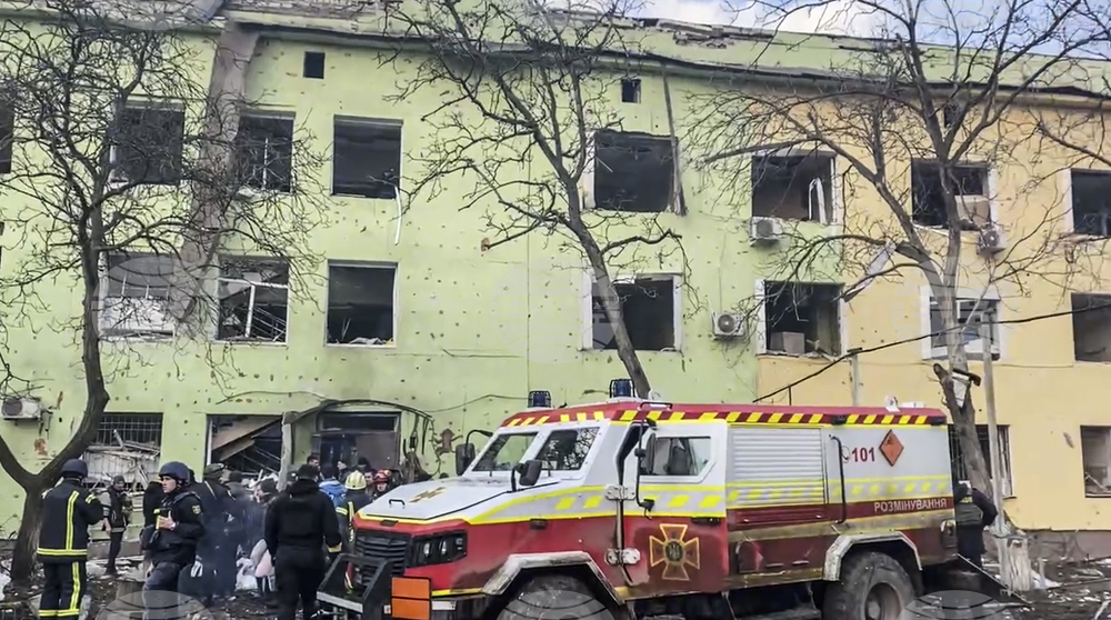 Украинският президент постна видео, на което се виждат разрушенията в детската болница в Мариупол